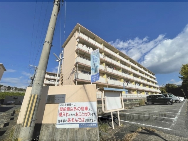 吉野郡大淀町大字下渕のマンションの建物外観