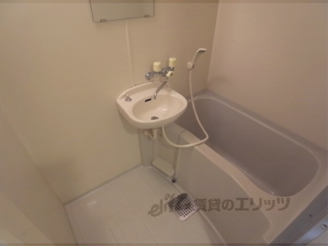 バス・シャワールーム　バス