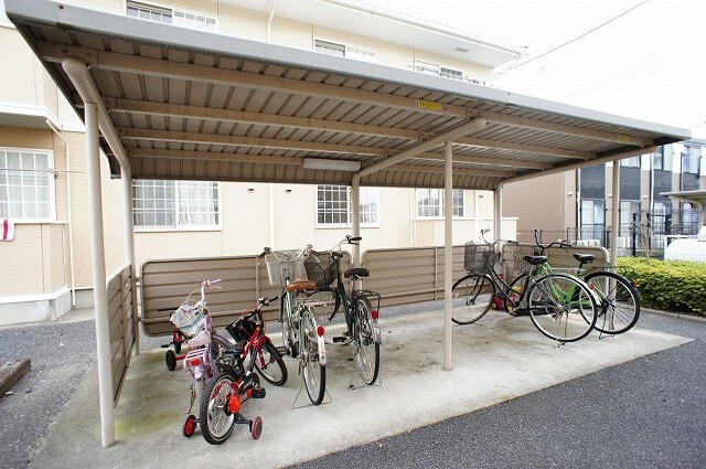 【熊谷市石原のアパートの駐車場】