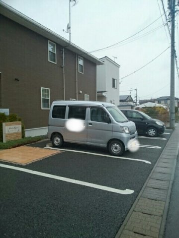 【盛岡市北飯岡2丁目築13年の駐車場】