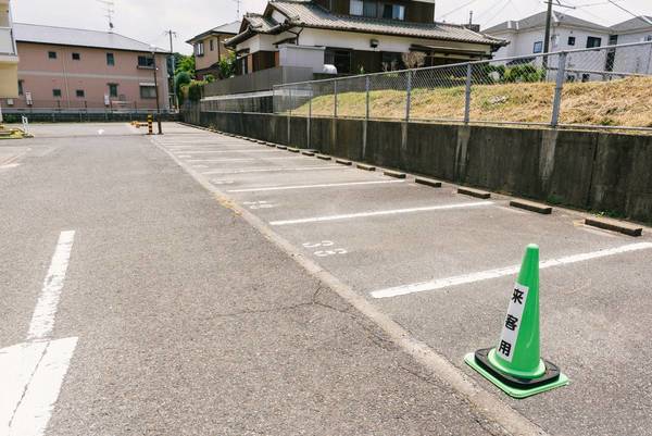 【ビレッジハウス前原1号棟の駐車場】