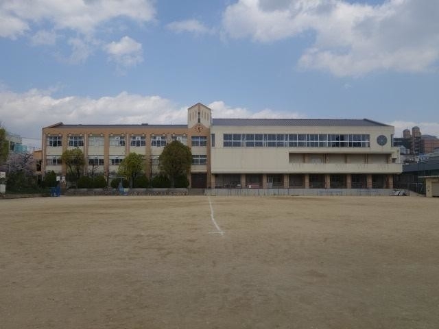 【本山北町5丁目宗田貸家の小学校】