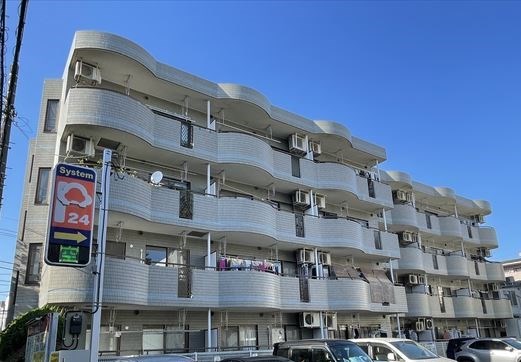 ウイングストリーム１番館の建物外観