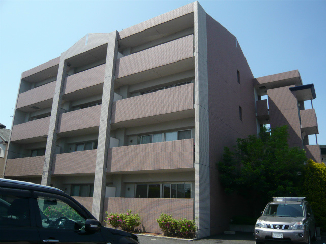 近江八幡市中村町のマンションの建物外観