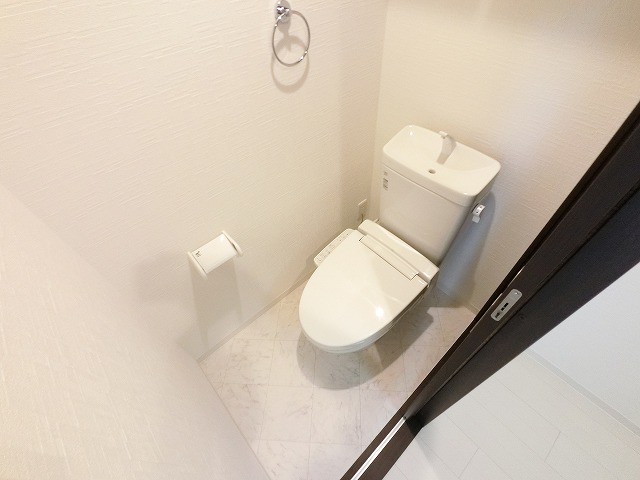 トイレ　室内写真を添付します