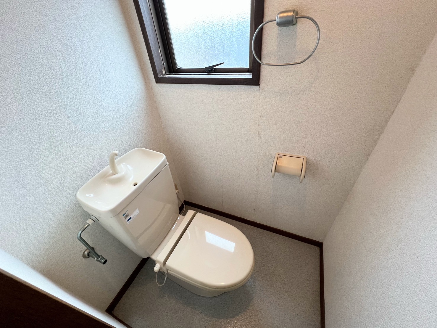 トイレ　洗濯機置き場