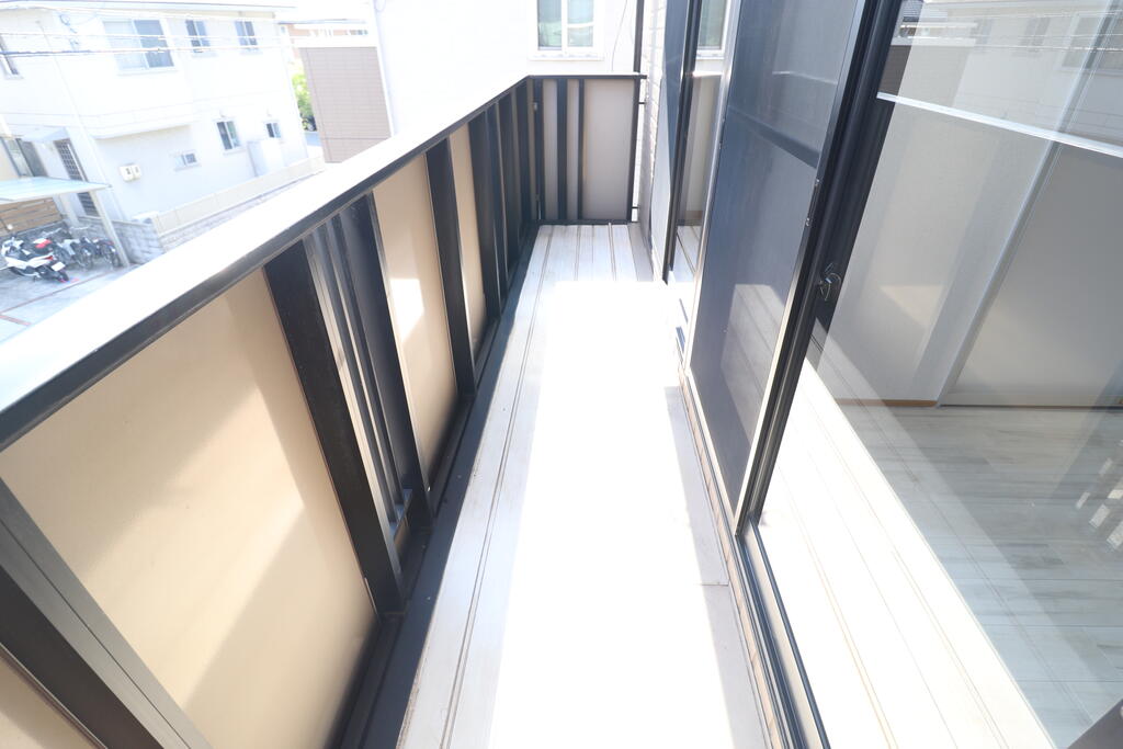 バルコニー　陽あたり良好