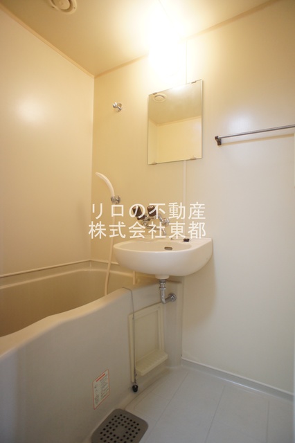 バス・シャワールーム　お掃除しやすい☆洗面台付き２点ユニットです☆