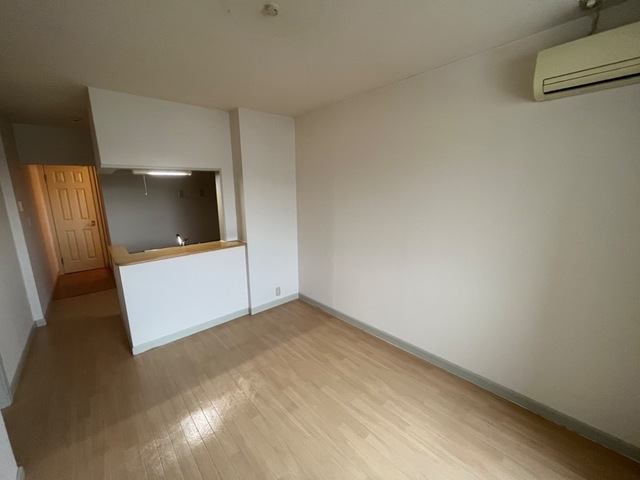 居室・リビング　※同タイプの部屋写真です