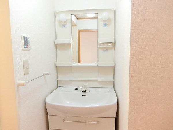 洗面設備　独立洗面台！