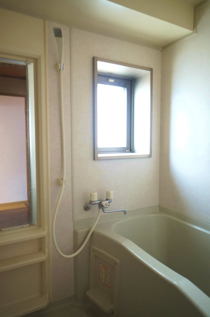 バス・シャワールーム　別部屋の写真です