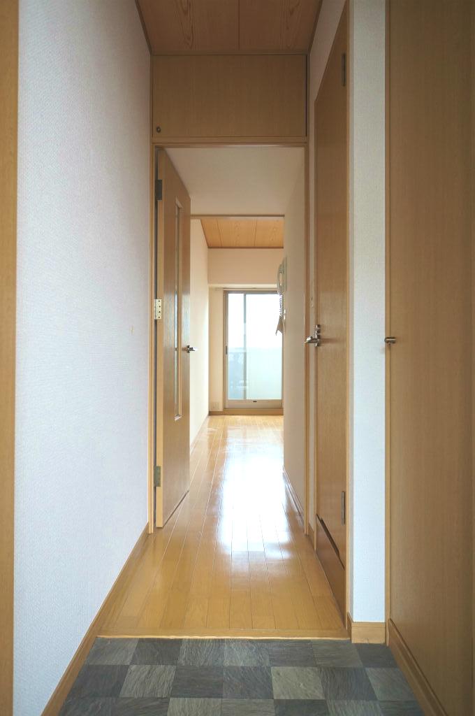 玄関　別部屋の写真です