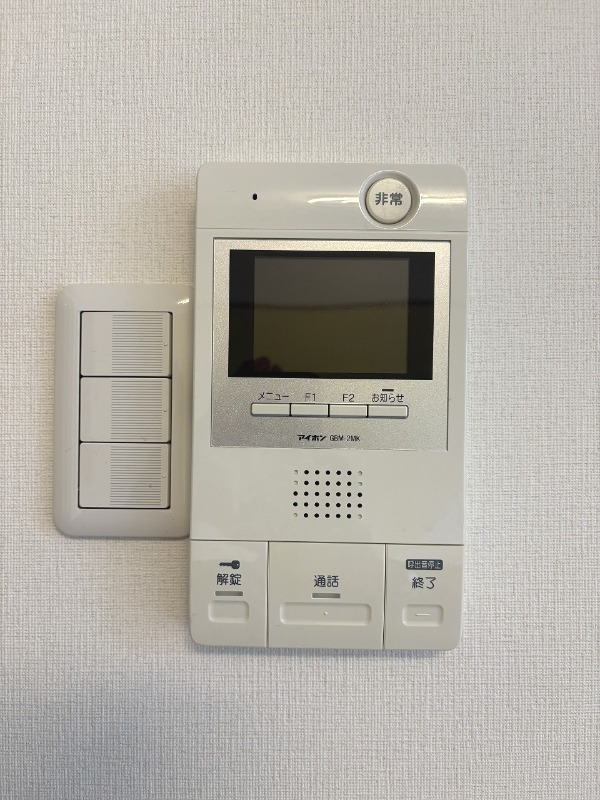 セキュリティ　安心のＴＶモニターホン付きです。