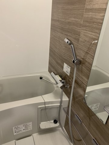 バス・シャワールーム　※別部屋参考写真