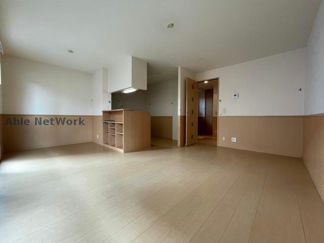 居室・リビング　※同物件別部屋