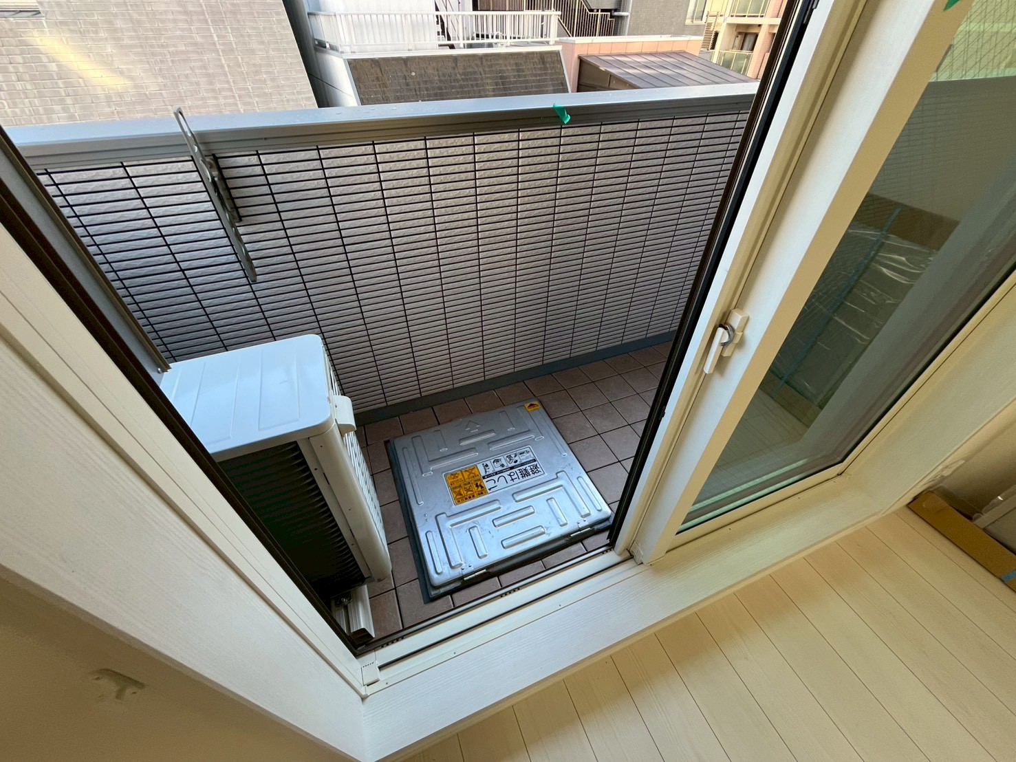 バルコニー　※Cタイプ、室内施工中