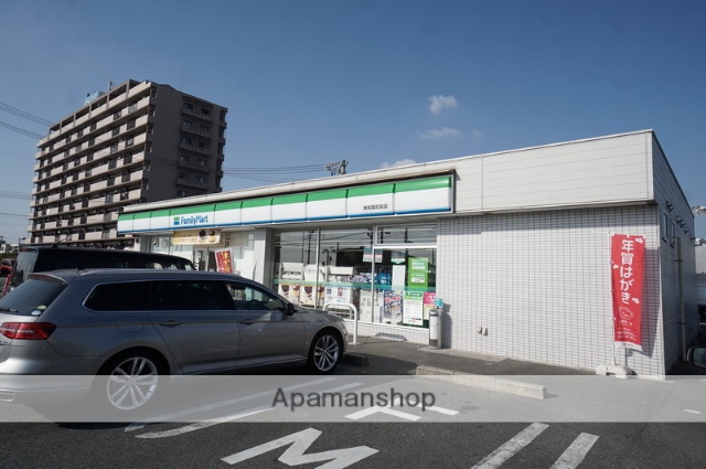 コンビニ　ファミリーマート（コンビニ）まで960m