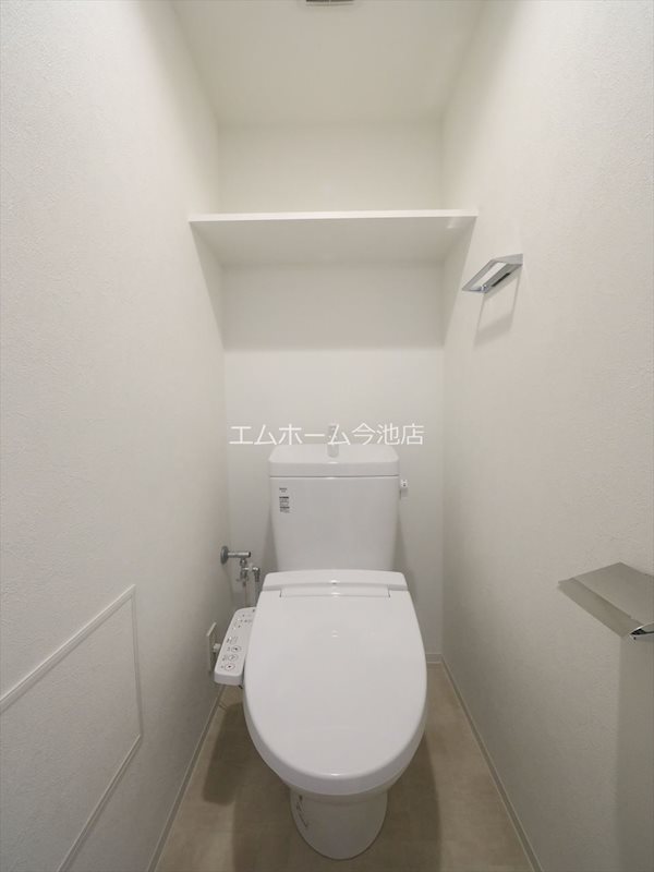 トイレ　温水洗浄暖房便座付トイレ