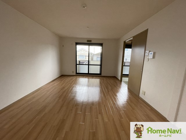 居室・リビング　南向きで日当たり良好です。