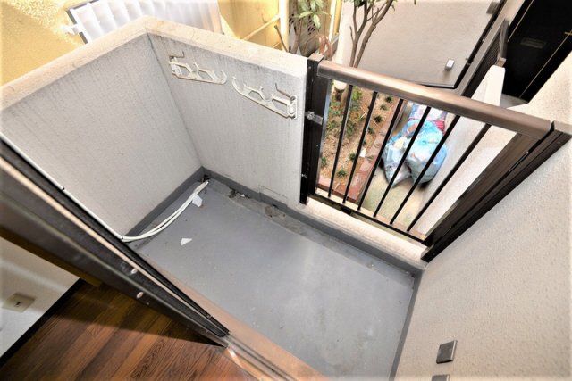 バルコニー　開放的で明るい空間を演出してくれるバルコニーです