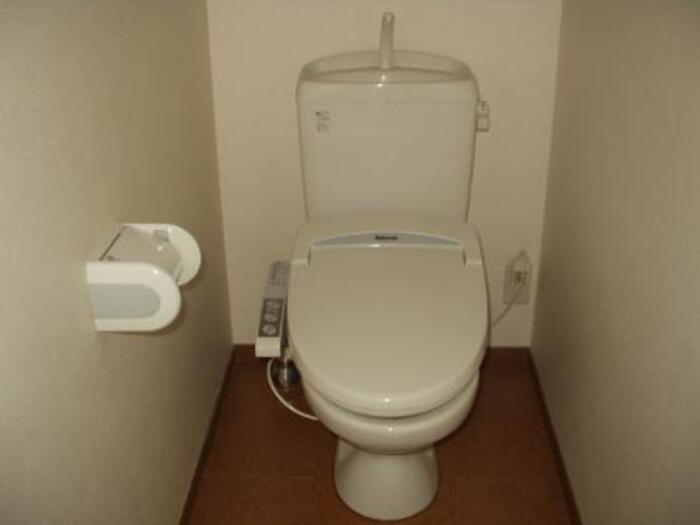 トイレ　温水洗浄便座