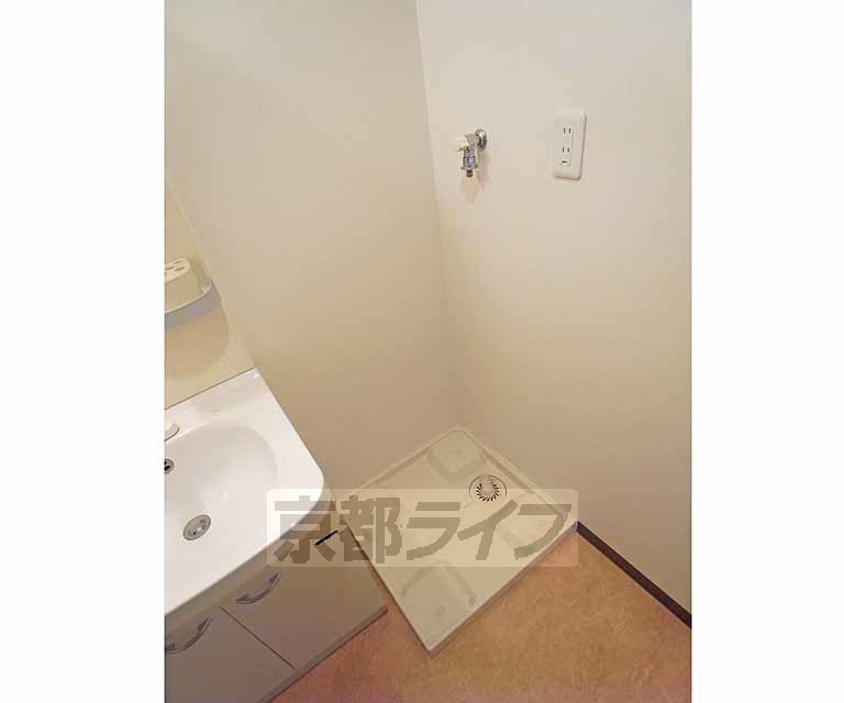 その他設備　室内に洗濯機置けます。