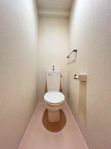 トイレ　別号室の画像です。ご参考下さい。