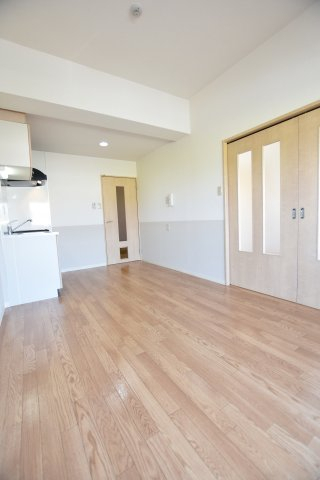 居室・リビング　別号室の画像です。ご参考下さい