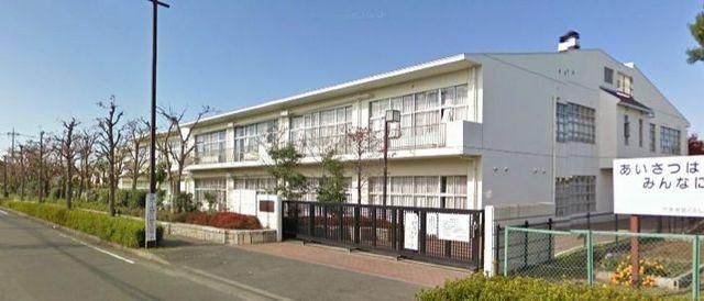 小学校　石川小学校（小学校）まで130m