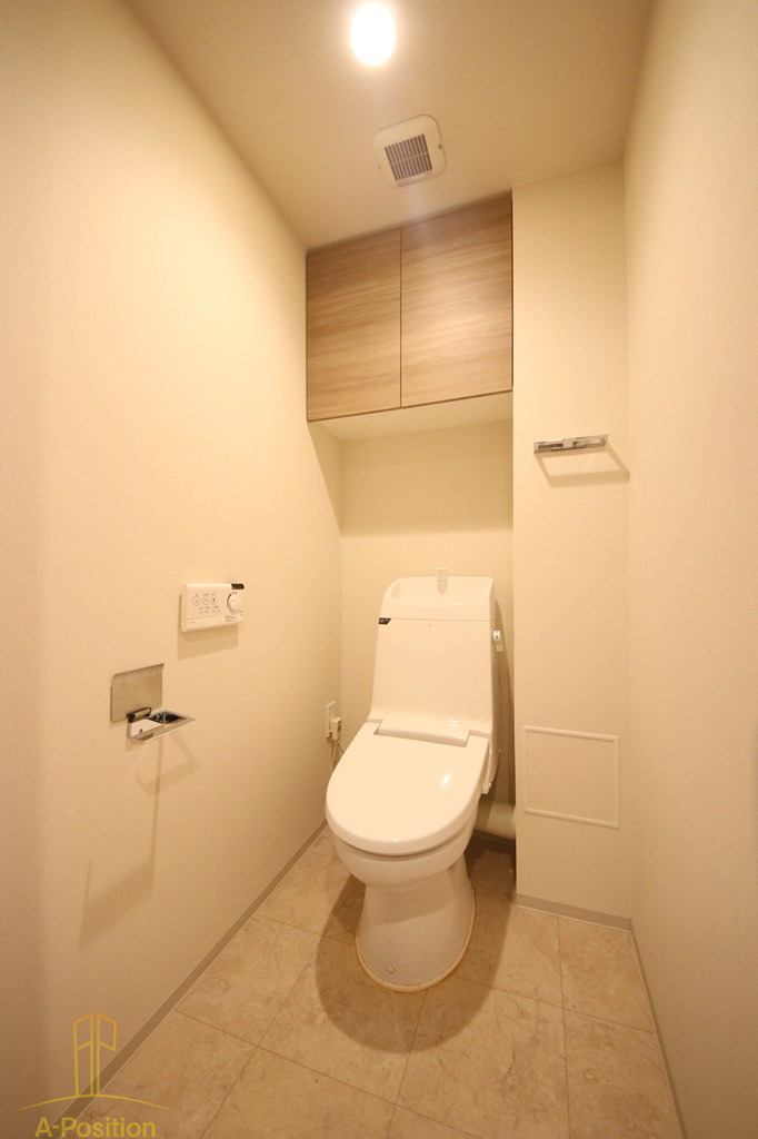 トイレ　ブランズタワー御堂筋本町