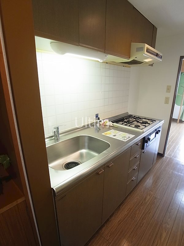 キッチン　違うお部屋の写真です。ご参考までに