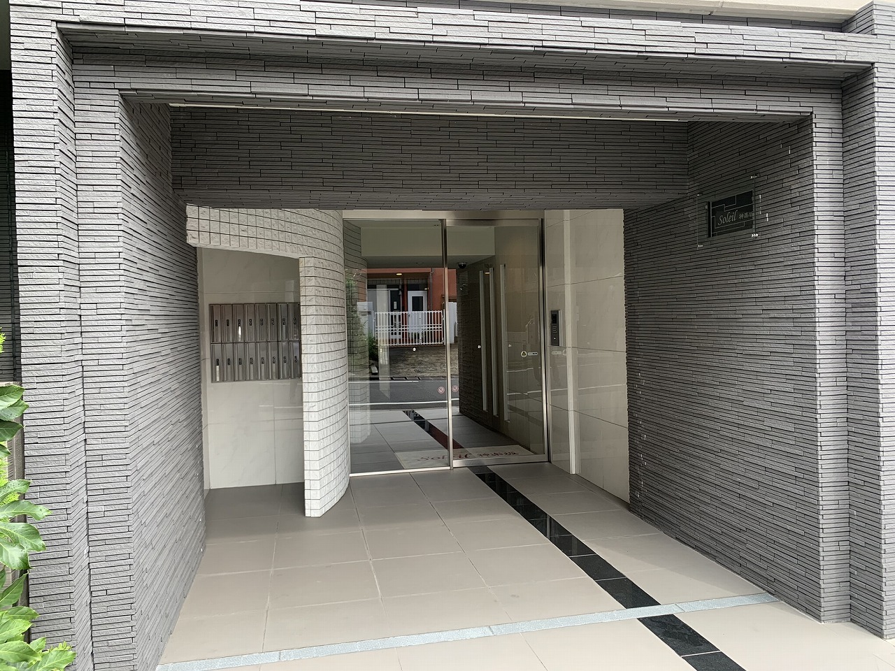 エントランス　エントランス