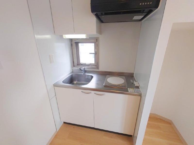 キッチン　ＩＨコンロ付き。