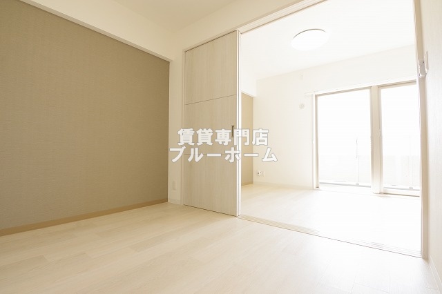 その他　ゆとりのある洋室！