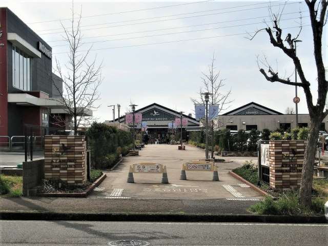 ショッピングセンター　あざみ野ガーデンズ（ショッピングセンター）まで900m