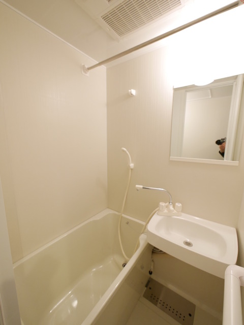 バス・シャワールーム　乾燥機付き