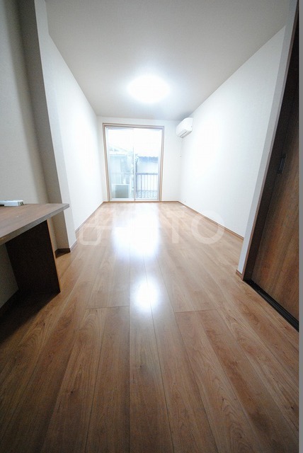 居室・リビング　写真は２１号室