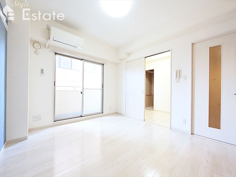 居室・リビング　内装