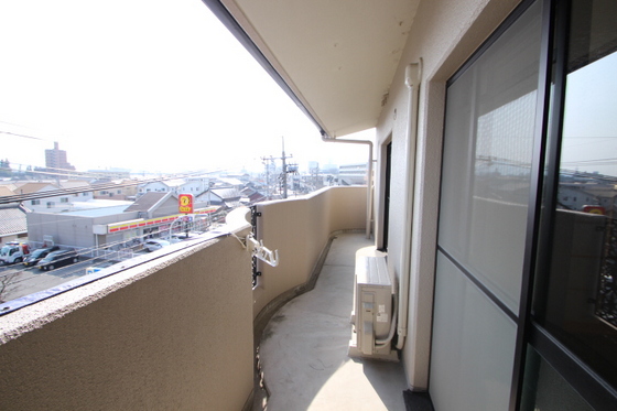 バルコニー　※別部屋の写真です