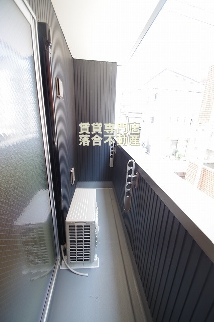 バルコニー　広々としたバルコニー