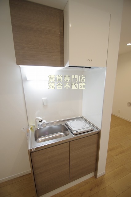 キッチン　コンパクトで綺麗なキッチン