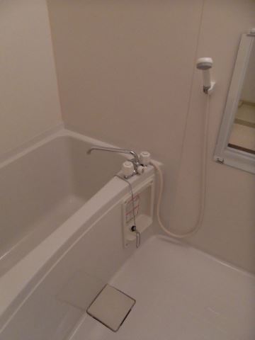 バス・シャワールーム　別タイプ8Ｆの室内写真（参考写真）になります。