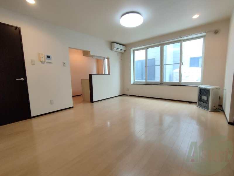 居室・リビング　明るいお部屋は気持ちよく過ごせそうですね。