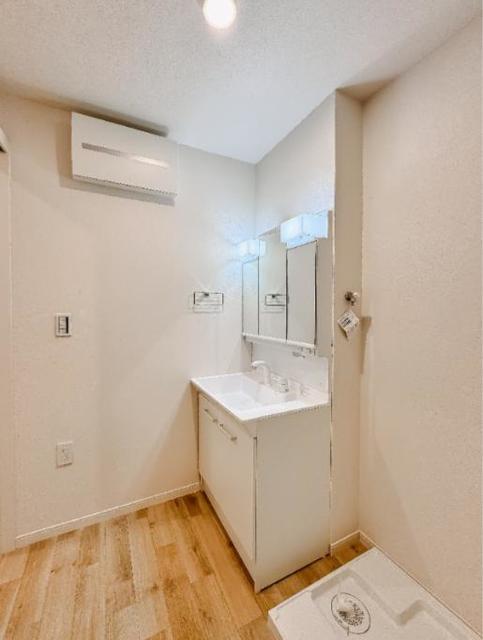 洗面設備　同施工メーカー参考写真