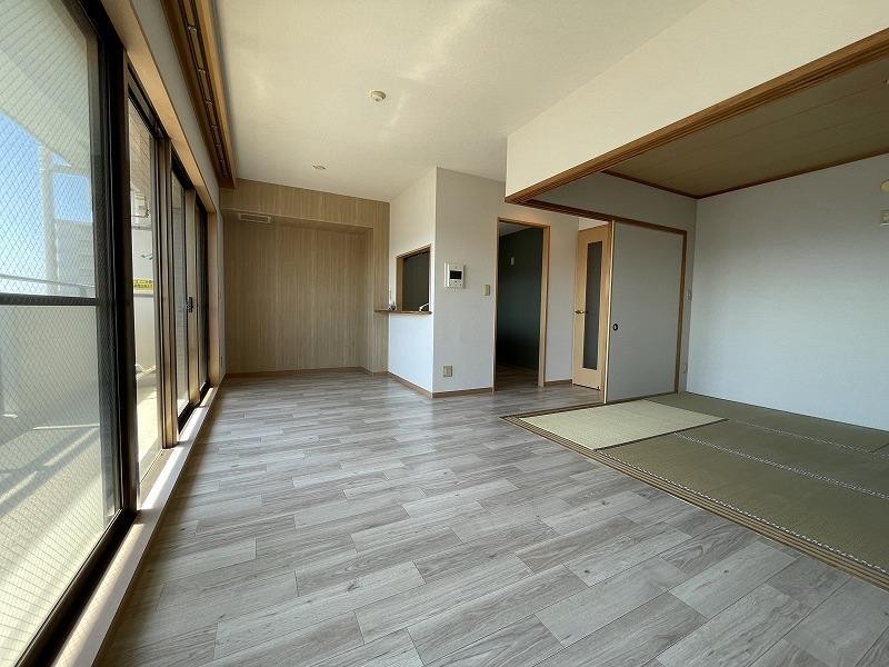 ＪＲ東海道本線 沼津駅 徒歩4分 10階建 築28年の居間写真