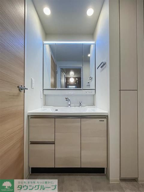 洗面設備　※写真は同タイプ住戸です。