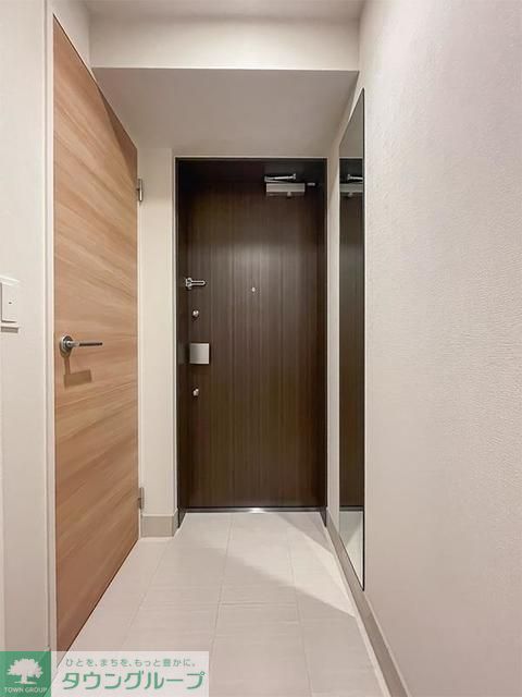玄関　※写真は同タイプ住戸です。
