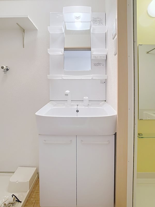 洗面設備　※参考602号室写真で実際は反転してます。