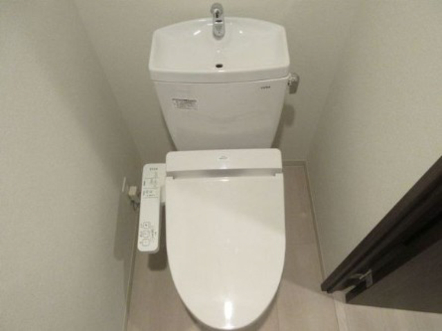 トイレ　※別室の参考写真の為、現況優先です。