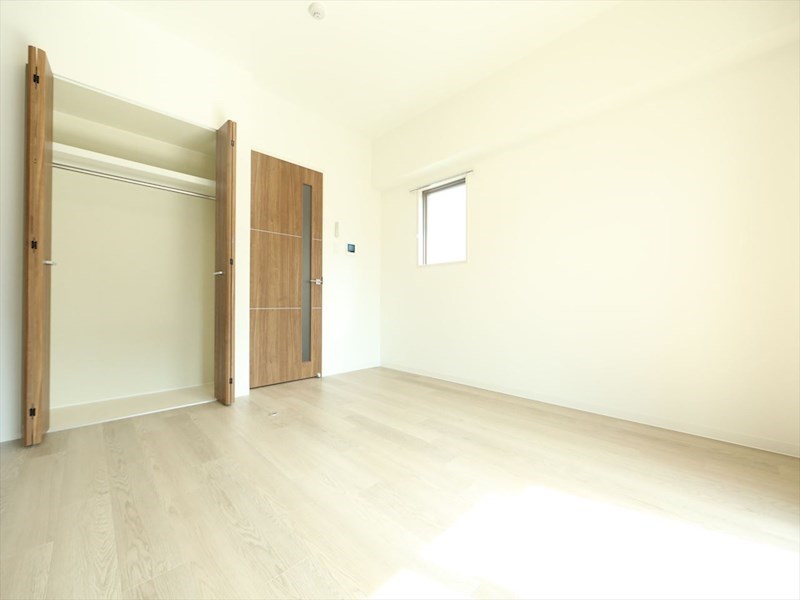 居室・リビング　洋室7.3帖　クローゼット付（収納充実してます）